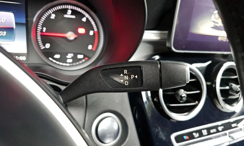 Mercedes-Benz GLC 220, снимка 9 - Автомобили и джипове - 53515611