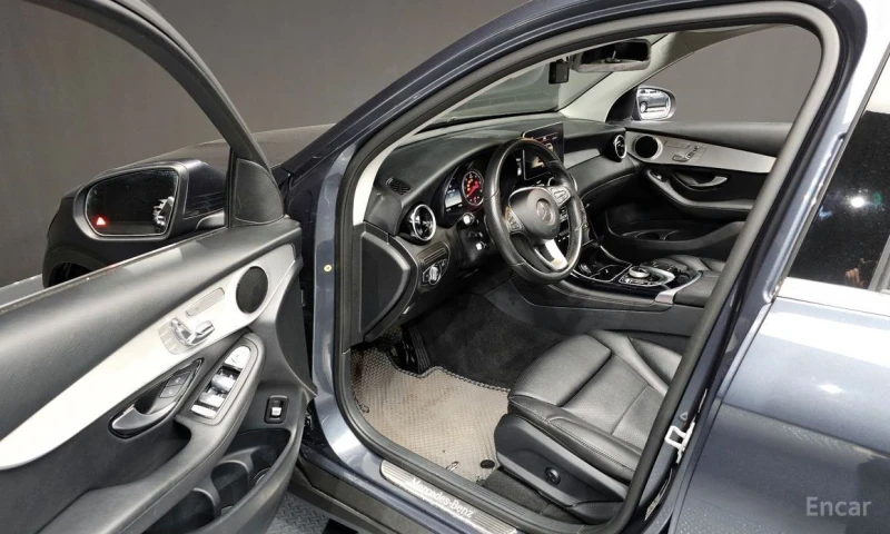 Mercedes-Benz GLC 220, снимка 10 - Автомобили и джипове - 53515611