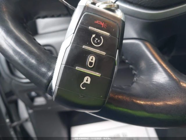 Dodge RAM 1500 BIG HORN 4X4 5&#39;7, снимка 11 - Автомобили и джипове - 52619699