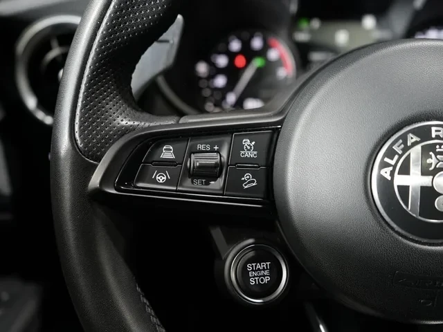 Alfa Romeo Stelvio Veloce AWD* модиАвтоКредит* (ЦЕНА ДО БГ), снимка 14 - Автомобили и джипове - 53375331