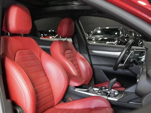 Alfa Romeo Stelvio Veloce AWD* модиАвтоКредит* (ЦЕНА ДО БГ), снимка 11 - Автомобили и джипове - 53375331