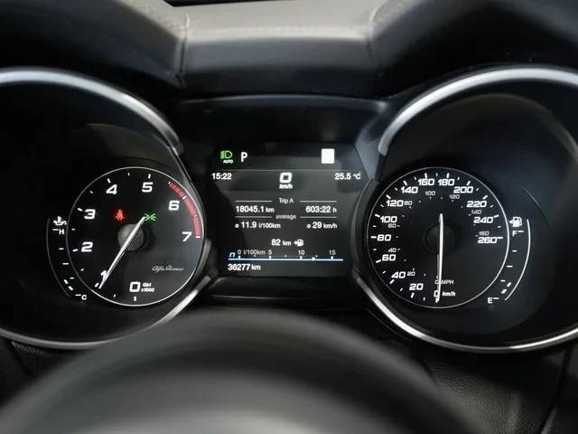 Alfa Romeo Stelvio Veloce AWD* модиАвтоКредит* (ЦЕНА ДО БГ), снимка 15 - Автомобили и джипове - 53375331