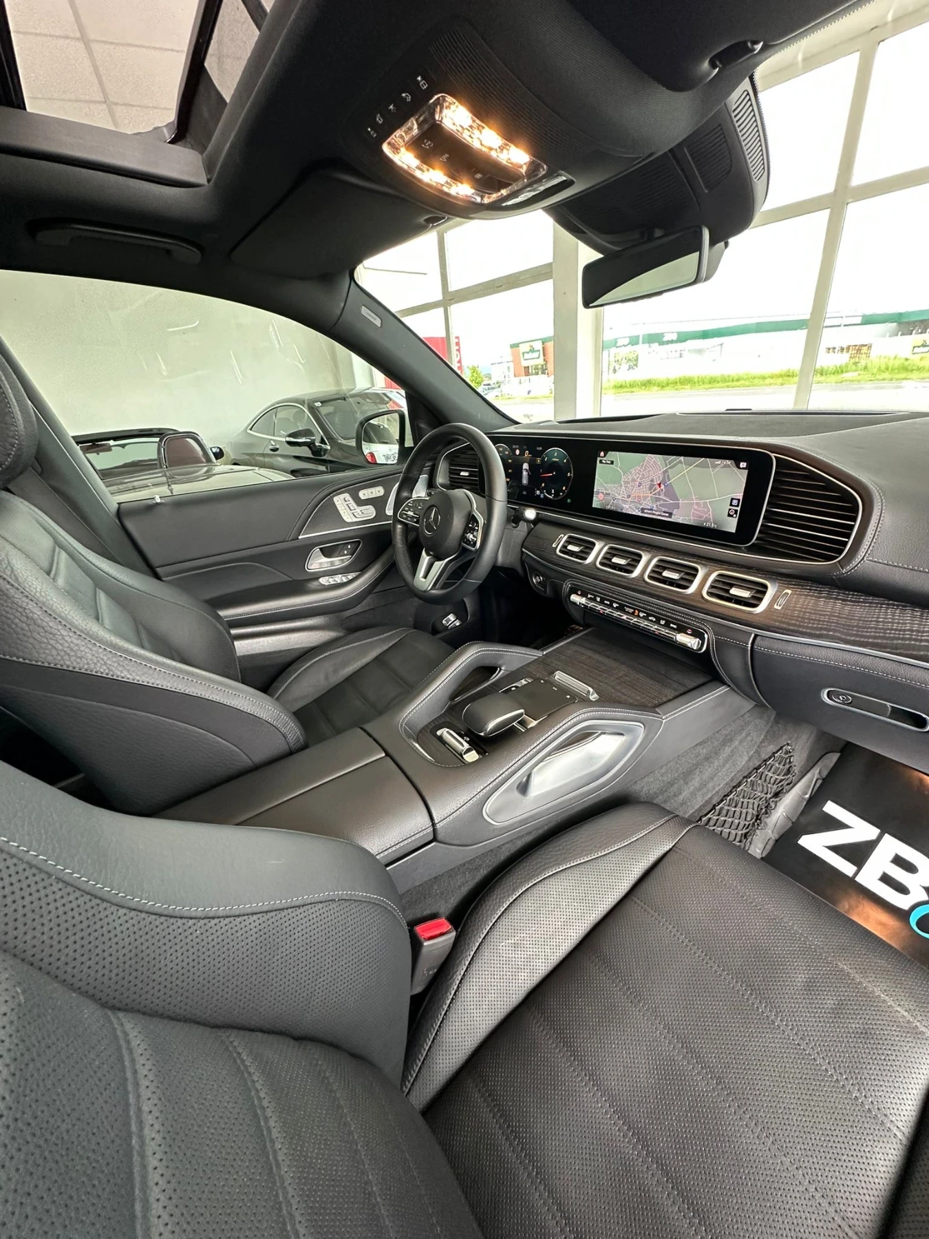 Mercedes-Benz GLE 400 ОЧАКВАН ВНОС FULL AMG LINE WHITE PEARL SWAROVSKI  - изображение 5