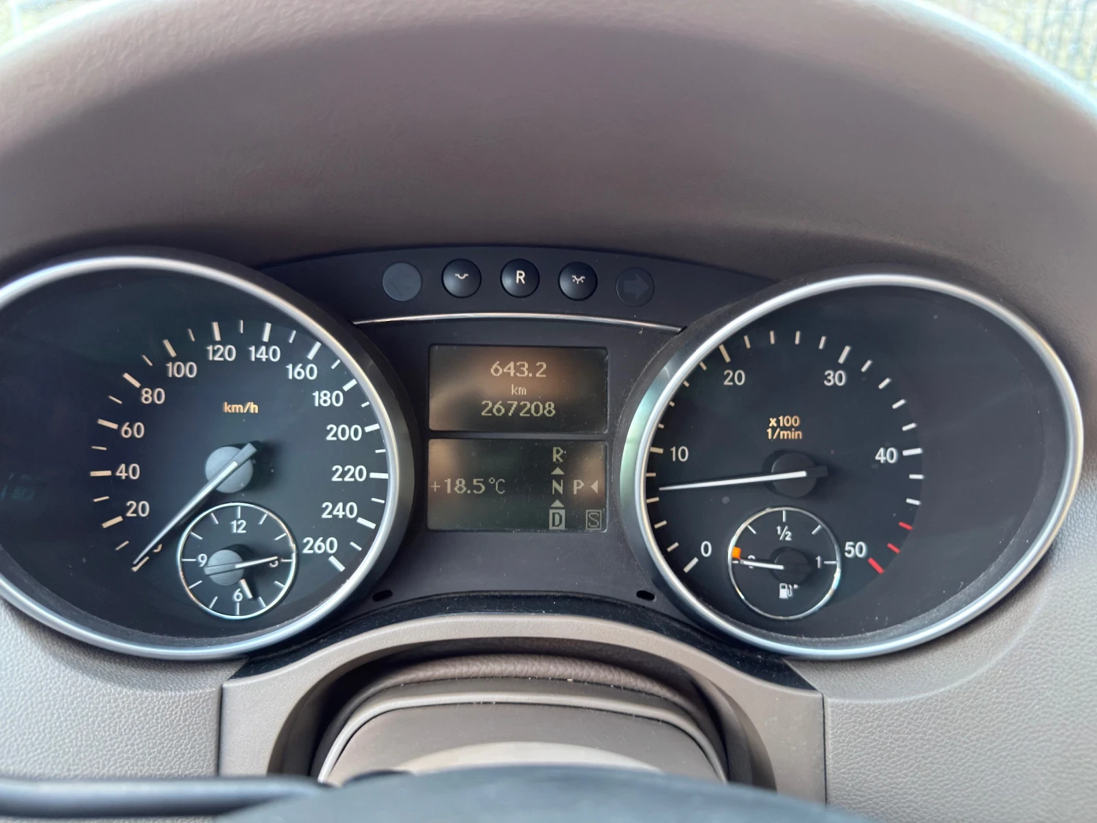 Mercedes-Benz ML 320 Офроуд-пакет* бавни* блокажи* Италия* , снимка 14 - Автомобили и джипове - 54128082