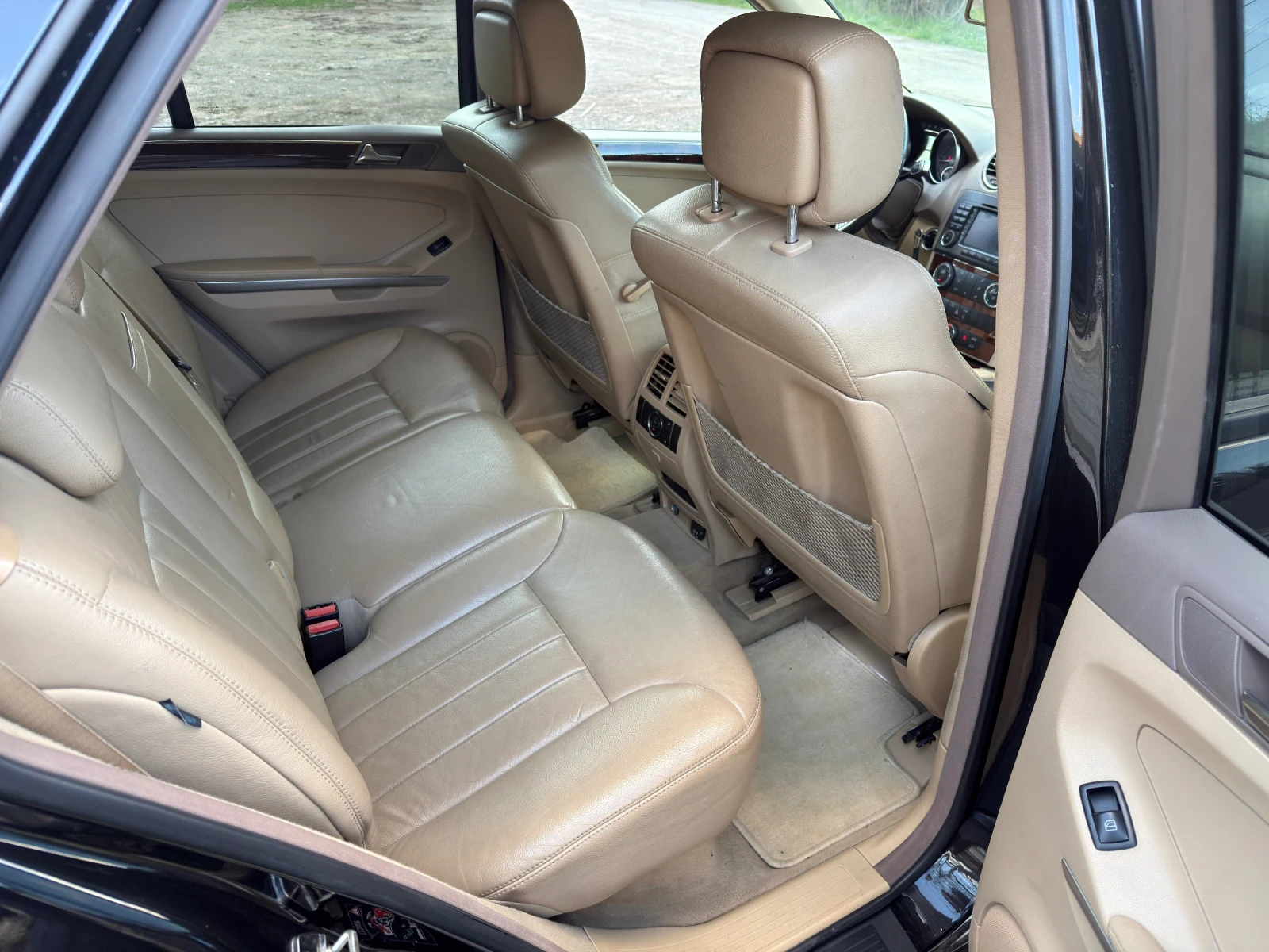 Mercedes-Benz ML 320 Офроуд-пакет* бавни* блокажи* Италия* , снимка 8 - Автомобили и джипове - 54128082