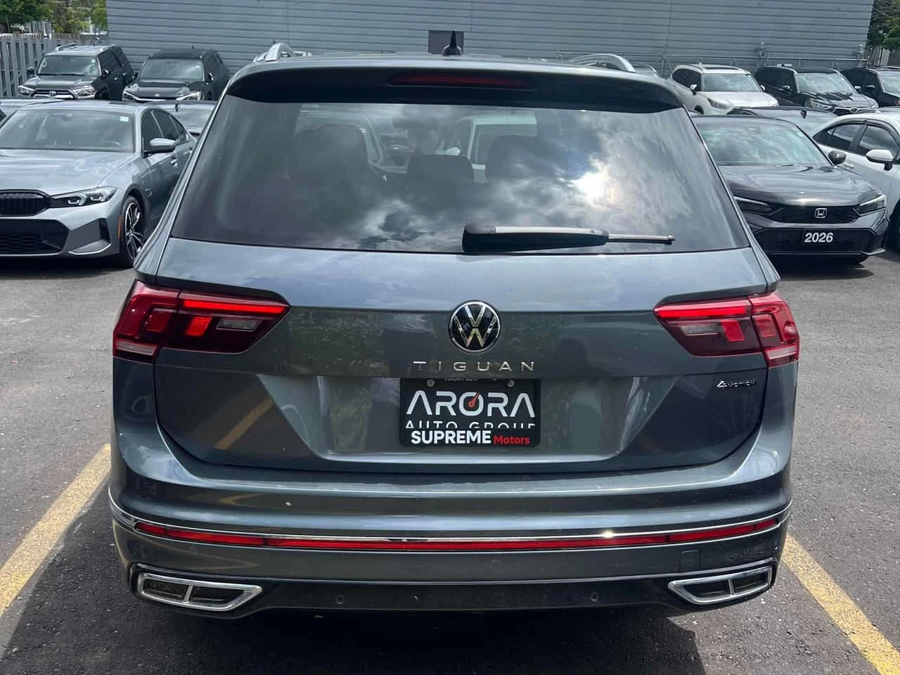 VW Tiguan * Highline R Line* АВТОКРЕДИТ БЕЗ ПЪРВОНАЧАЛНА* , снимка 4 - Автомобили и джипове - 54921747