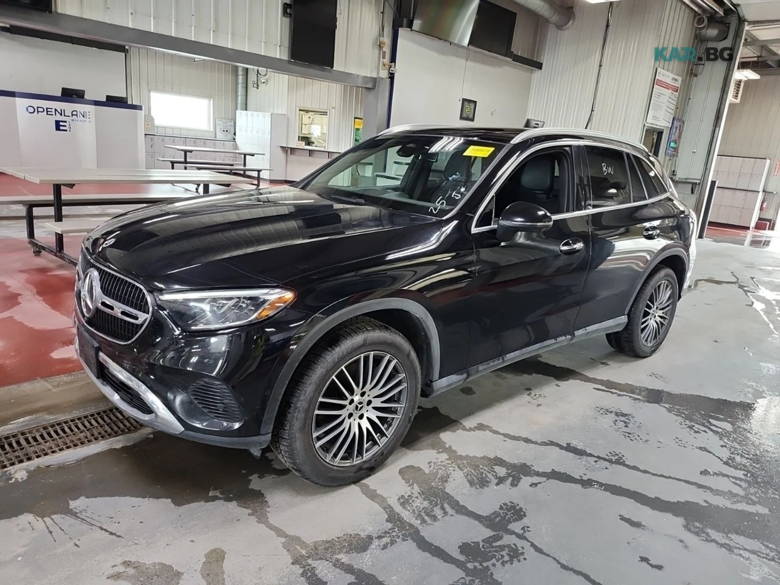 Mercedes-Benz GLC 300 4MATIC Автокредит Цена до България, снимка 2 - Автомобили и джипове - 54998012