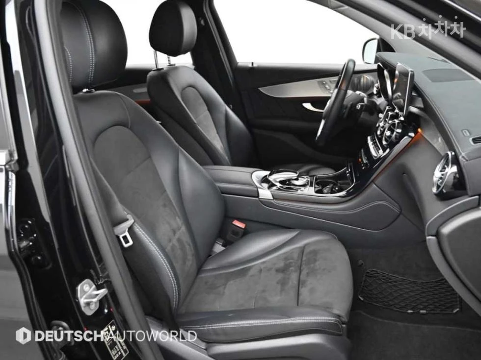 Mercedes-Benz GLC 300 4MATIC AMG LINE HEAD UP PANORAMA CAMERA BURMESTER, снимка 9 - Автомобили и джипове - 55455557