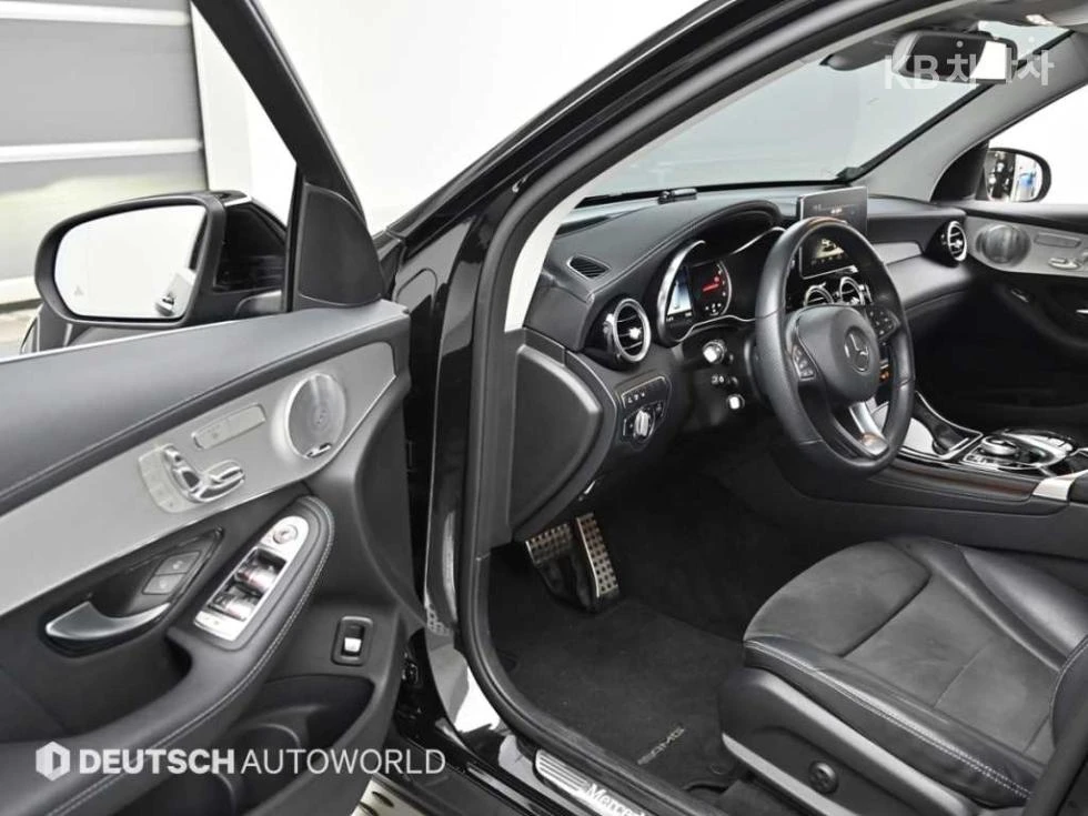 Mercedes-Benz GLC 300 4MATIC AMG LINE HEAD UP PANORAMA CAMERA BURMESTER, снимка 10 - Автомобили и джипове - 55455557