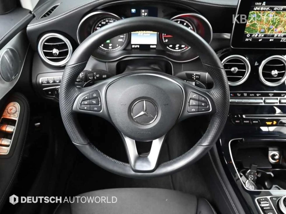 Mercedes-Benz GLC 300 4MATIC AMG LINE HEAD UP PANORAMA CAMERA BURMESTER, снимка 12 - Автомобили и джипове - 55455557