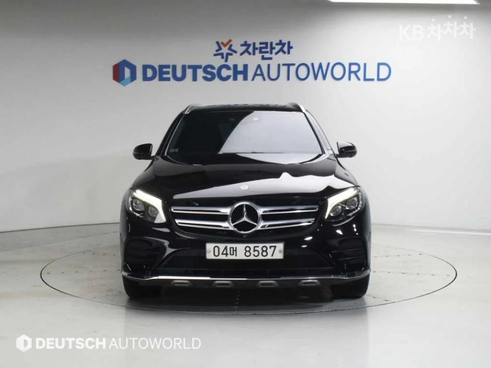 Mercedes-Benz GLC 300 4MATIC AMG LINE HEAD UP PANORAMA CAMERA BURMESTER, снимка 3 - Автомобили и джипове - 55455557