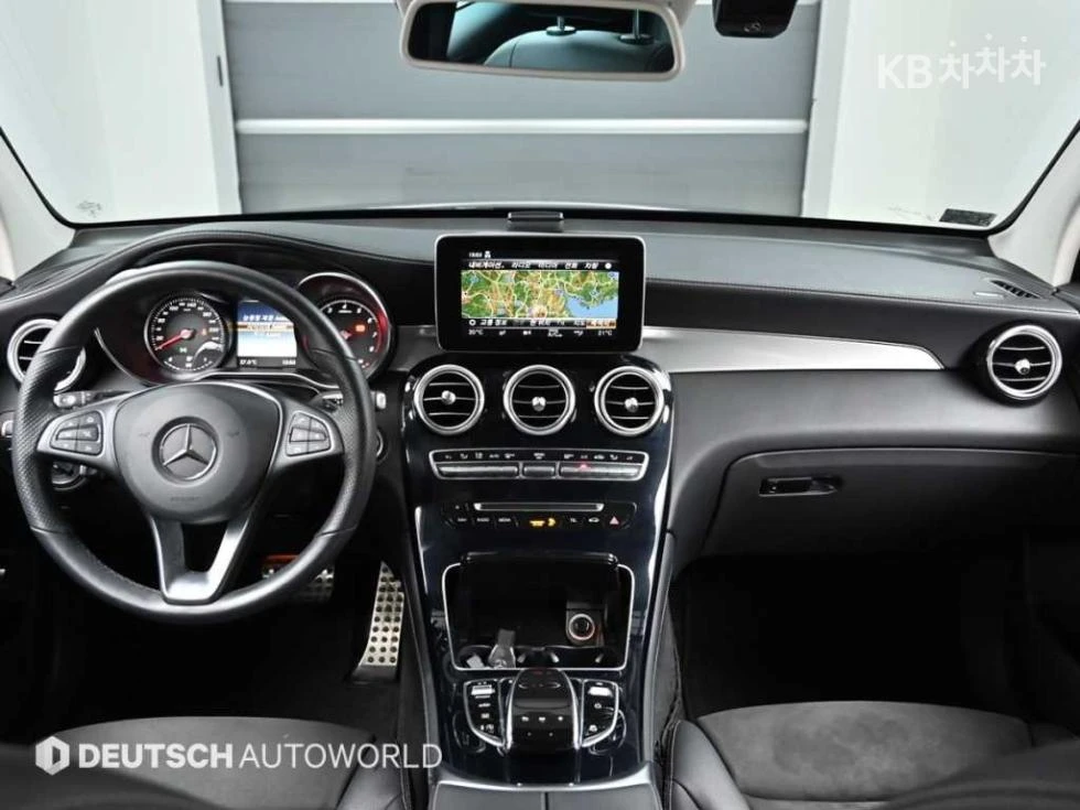 Mercedes-Benz GLC 300 4MATIC AMG LINE HEAD UP PANORAMA CAMERA BURMESTER, снимка 6 - Автомобили и джипове - 55455557