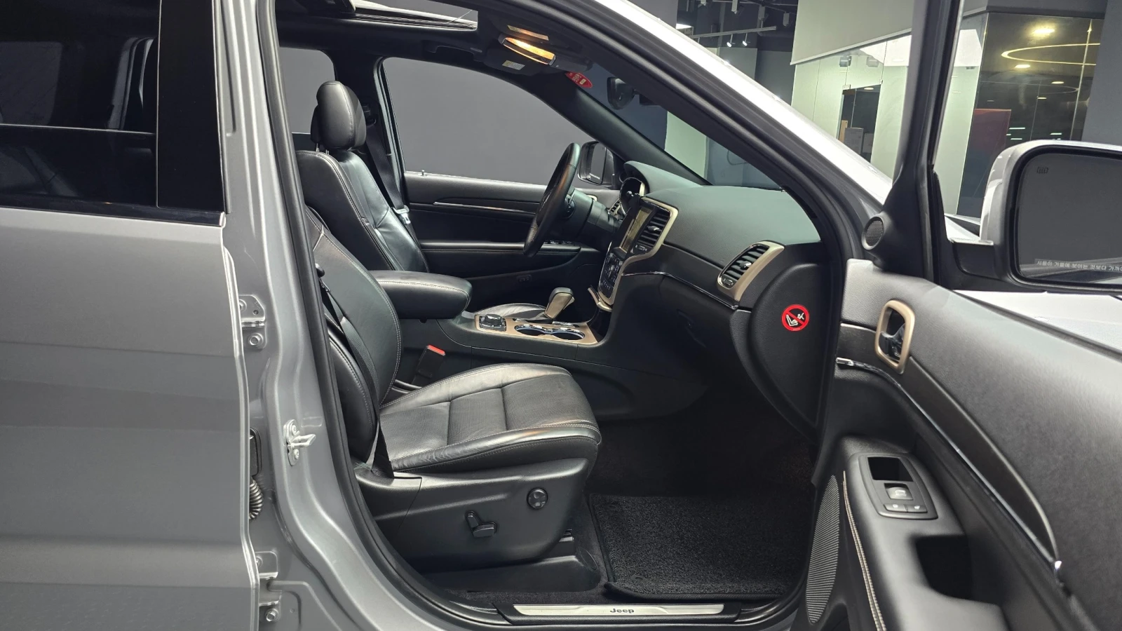 Jeep Grand cherokee Limited 3.6 Pentastar 4x4, снимка 16 - Автомобили и джипове - 55481840