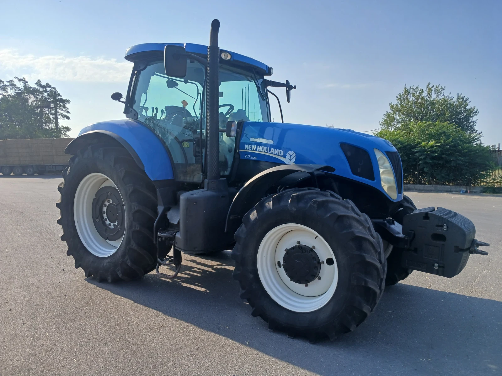 Трактор New Holland Т7.235, снимка 2 - Селскостопанска техника - 55930817