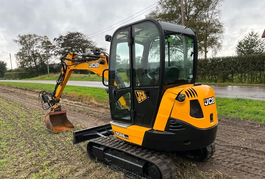 Багер JCB 8026CTS, снимка 4 - Индустриална техника - 55899742