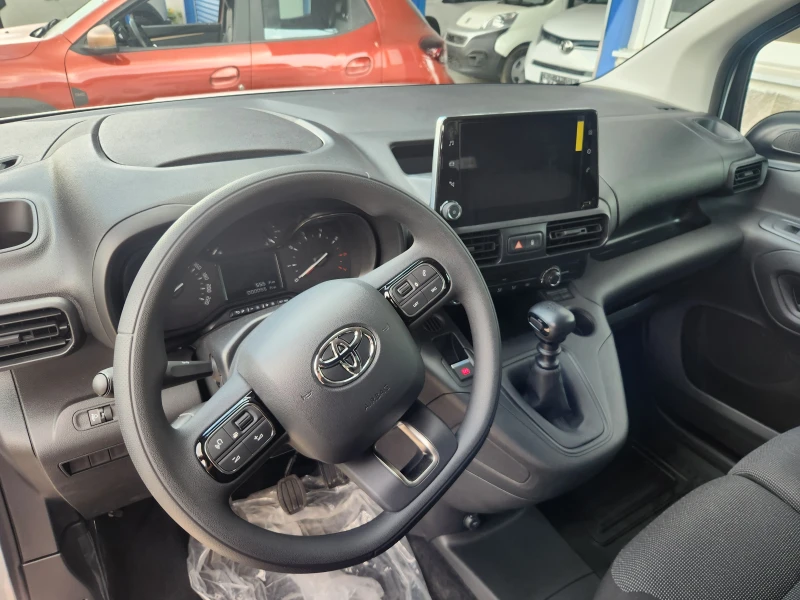 Toyota Proace City L2 3места new 0km, снимка 9 - Автомобили и джипове - 46981490