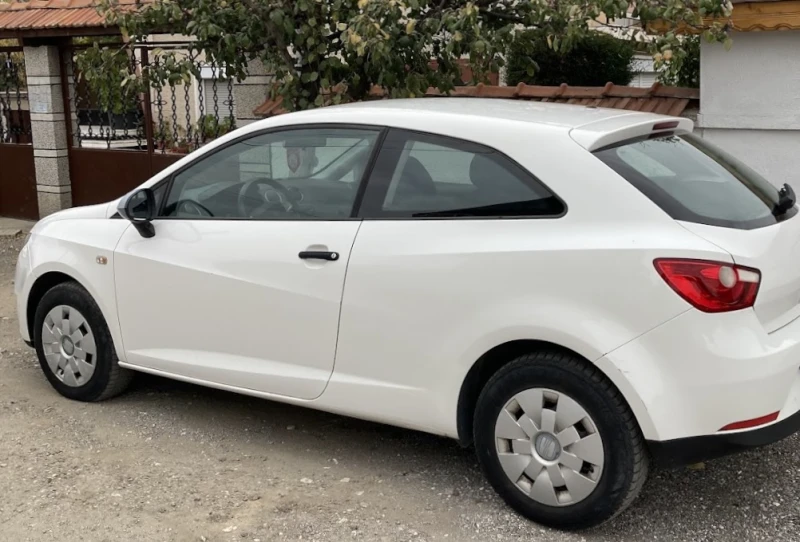 Seat Ibiza, снимка 4 - Автомобили и джипове - 47868130