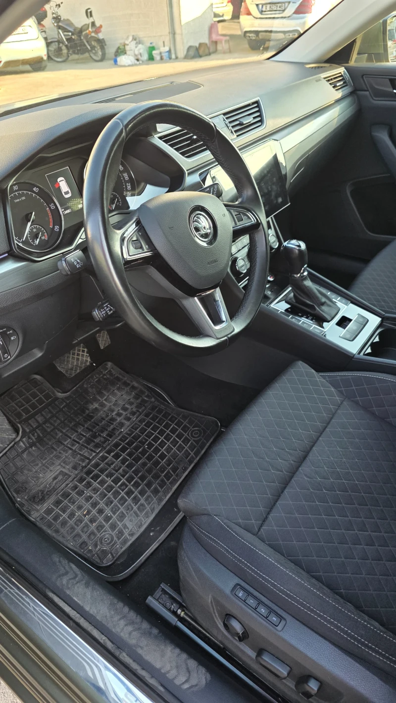 Skoda Superb, снимка 11 - Автомобили и джипове - 51664727