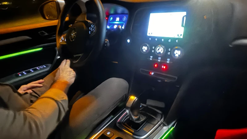 Renault Megane, снимка 6 - Автомобили и джипове - 52161016