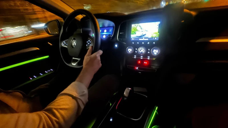 Renault Megane, снимка 7 - Автомобили и джипове - 52161016