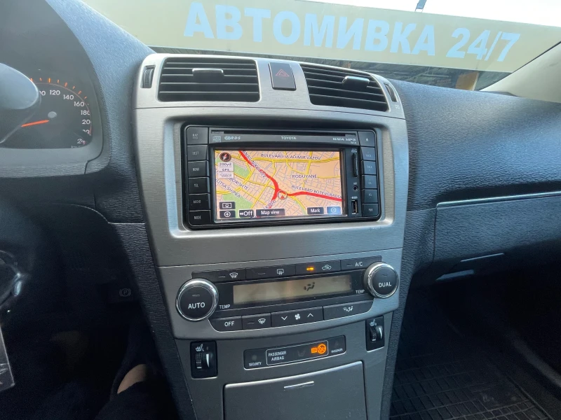 Toyota Avensis, снимка 10 - Автомобили и джипове - 52389517