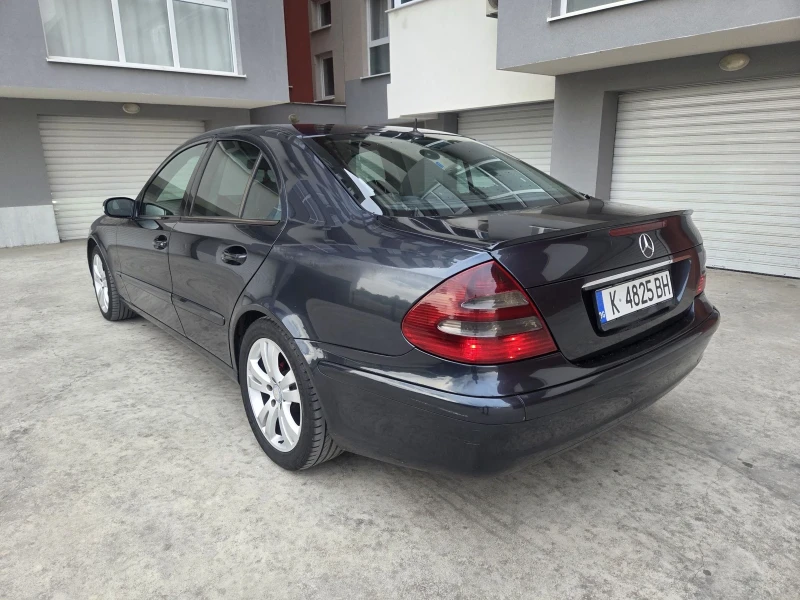 Mercedes-Benz E 220, снимка 6 - Автомобили и джипове - 52288573