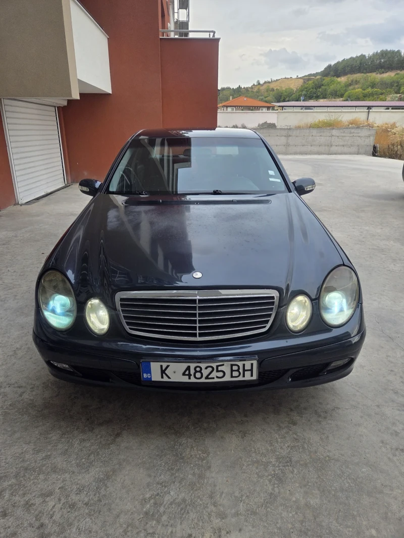 Mercedes-Benz E 220, снимка 8 - Автомобили и джипове - 52288573