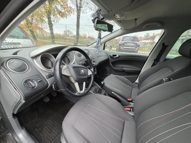 Seat Ibiza, снимка 12 - Автомобили и джипове - 52353637