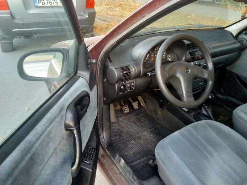 Opel Corsa Комби, снимка 4 - Автомобили и джипове - 52394802