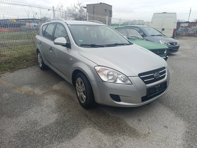 Kia Ceed 1.4i, снимка 3 - Автомобили и джипове - 52859051