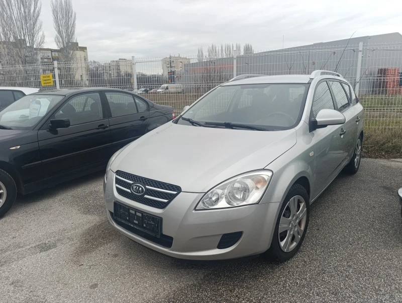 Kia Ceed 1.4i, снимка 2 - Автомобили и джипове - 52859051