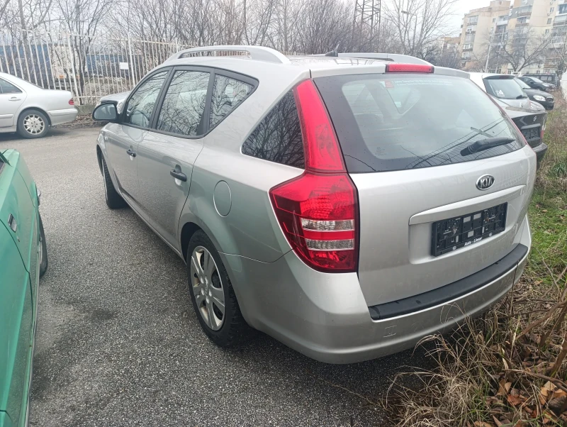 Kia Ceed 1.4i, снимка 5 - Автомобили и джипове - 52859051