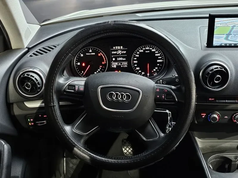 Audi A3 1.6 TDI, снимка 15 - Автомобили и джипове - 54125529