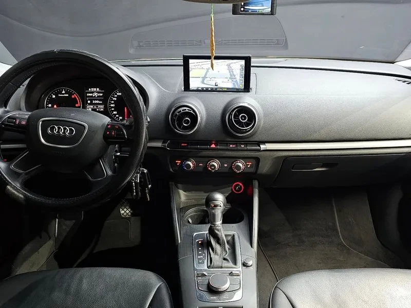Audi A3 1.6 TDI, снимка 7 - Автомобили и джипове - 54125529