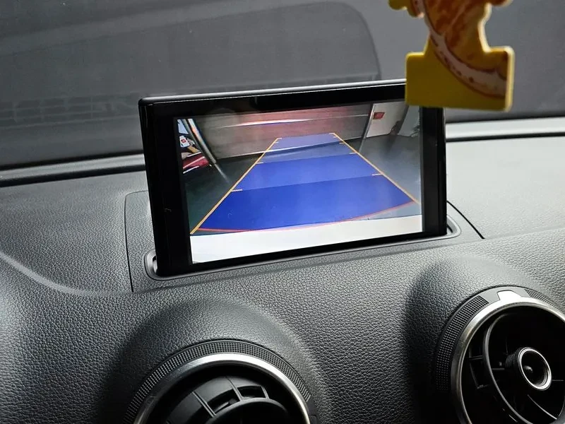 Audi A3 1.6 TDI, снимка 17 - Автомобили и джипове - 54125529