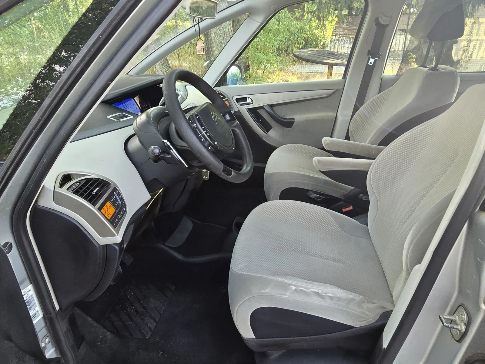 Citroen C4 Picasso 1.6HDI/АВТОМАТИК/6+ 1МЕСТА - изображение 9