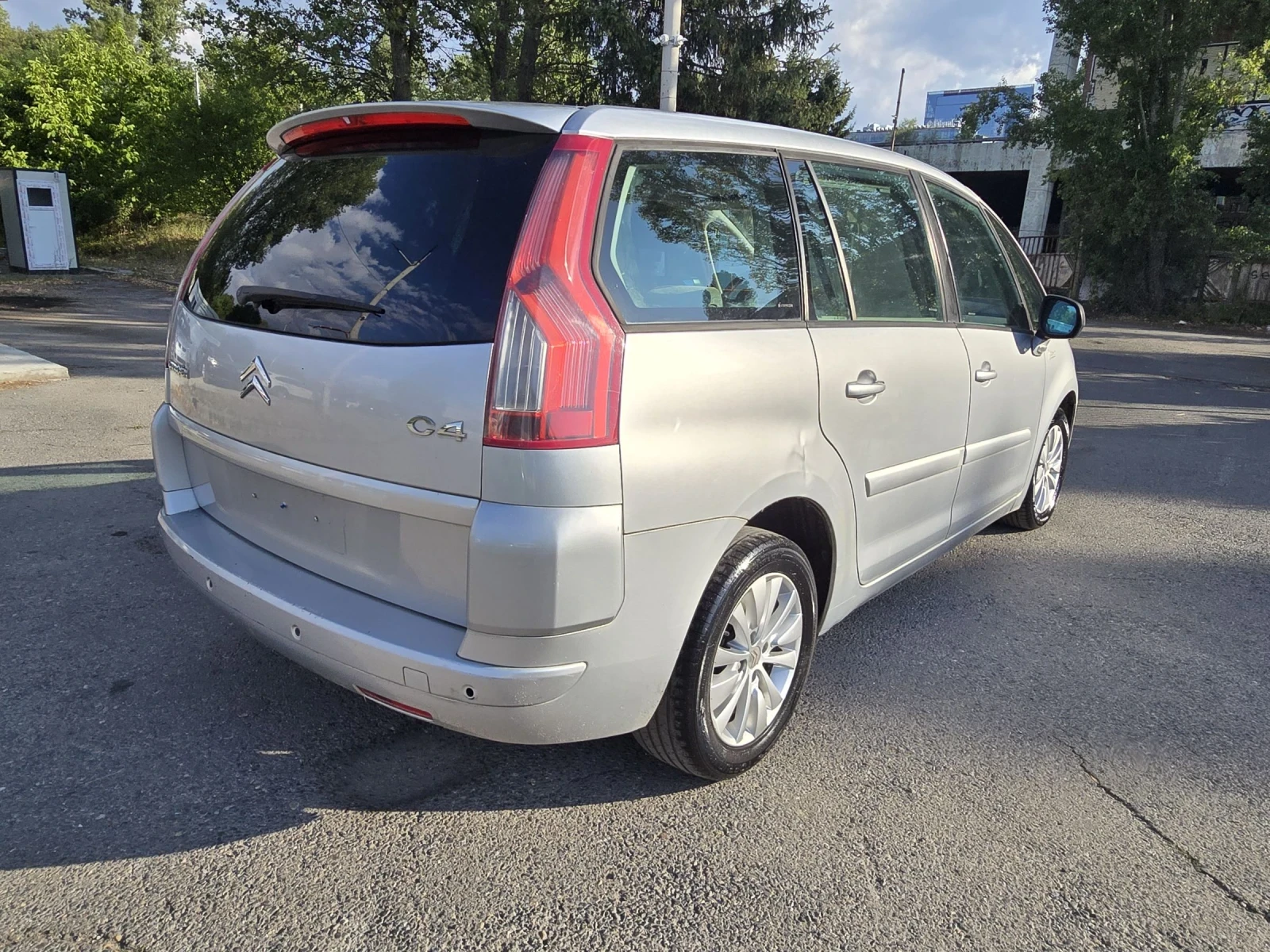 Citroen C4 Picasso 1.6HDI/АВТОМАТИК/6+ 1МЕСТА - изображение 4