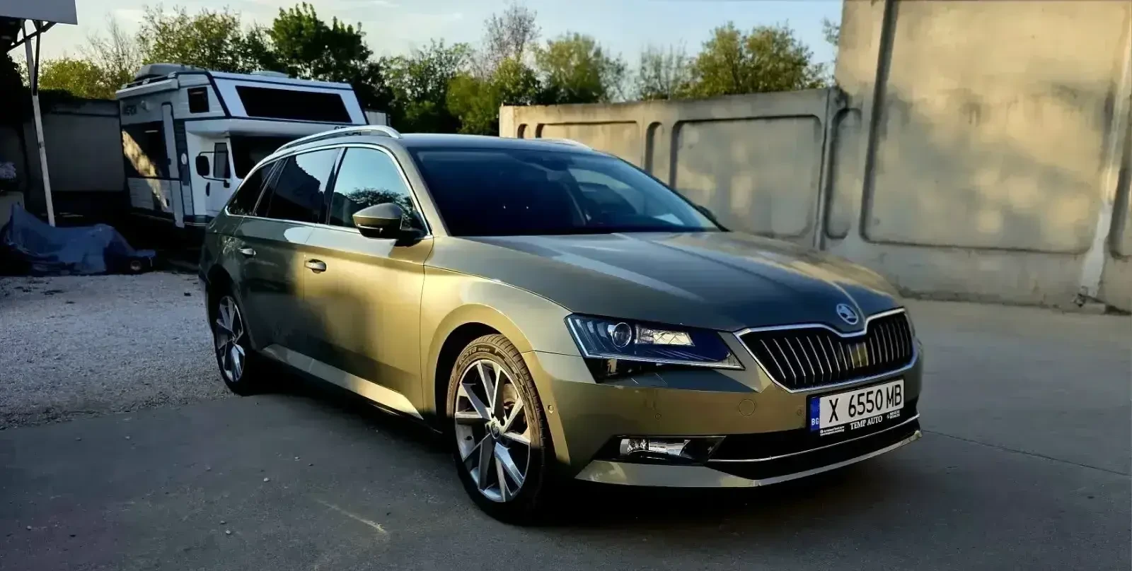 Skoda Superb, снимка 9 - Автомобили и джипове - 53490661