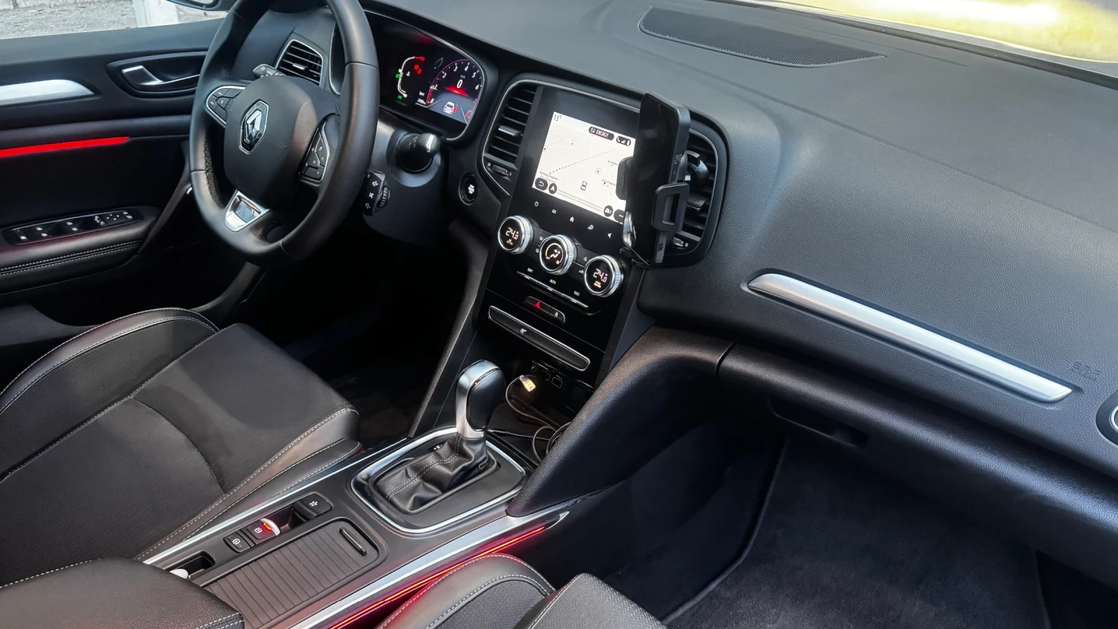 Renault Megane, снимка 12 - Автомобили и джипове - 53728882