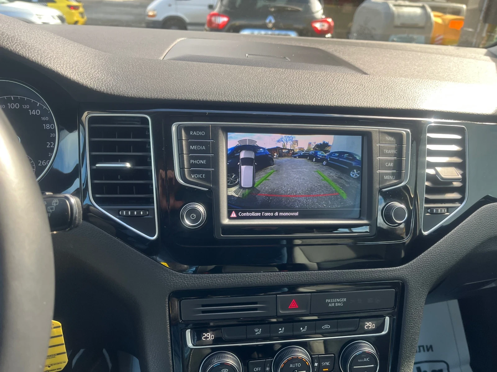 VW Sportsvan 14850kм Като Нова - изображение 6