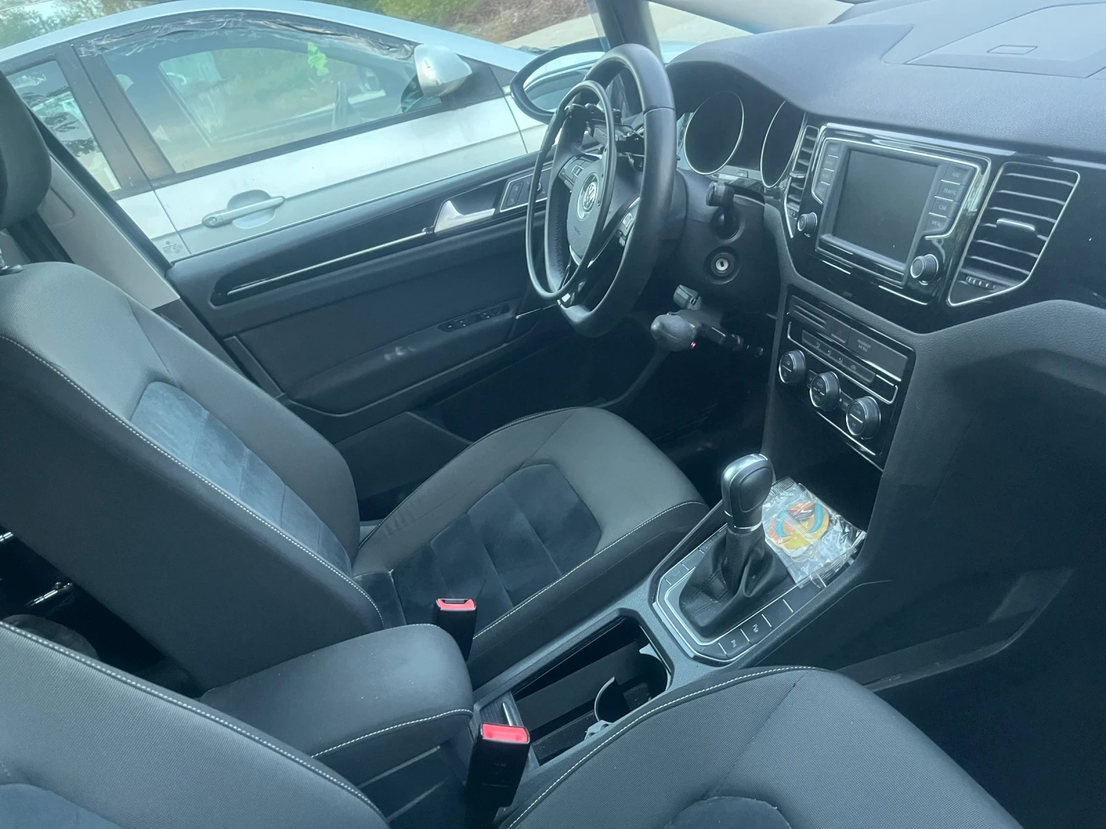 VW Sportsvan 14500km Като Нова - изображение 4
