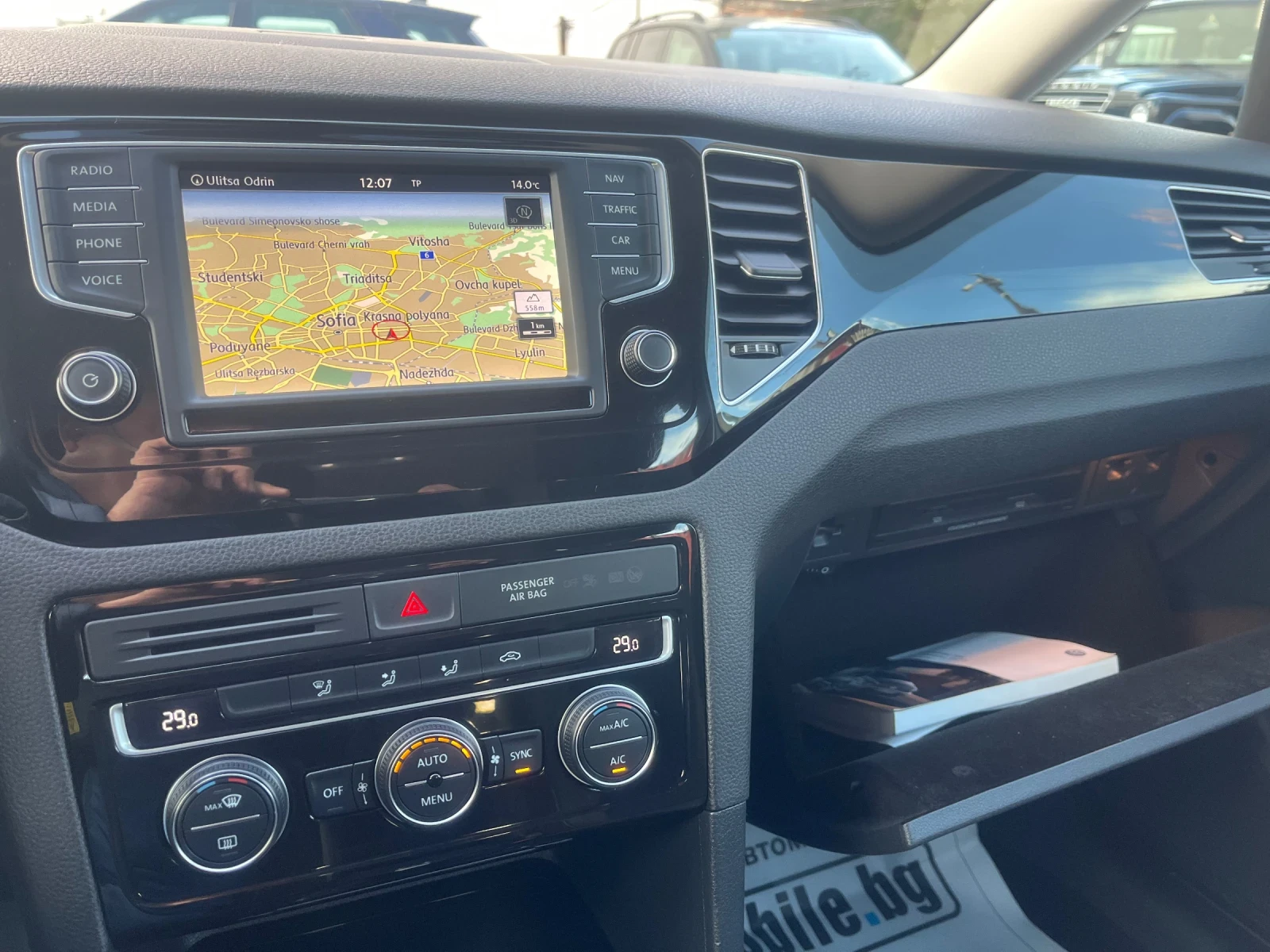 VW Sportsvan 14850kм Като Нова - изображение 7