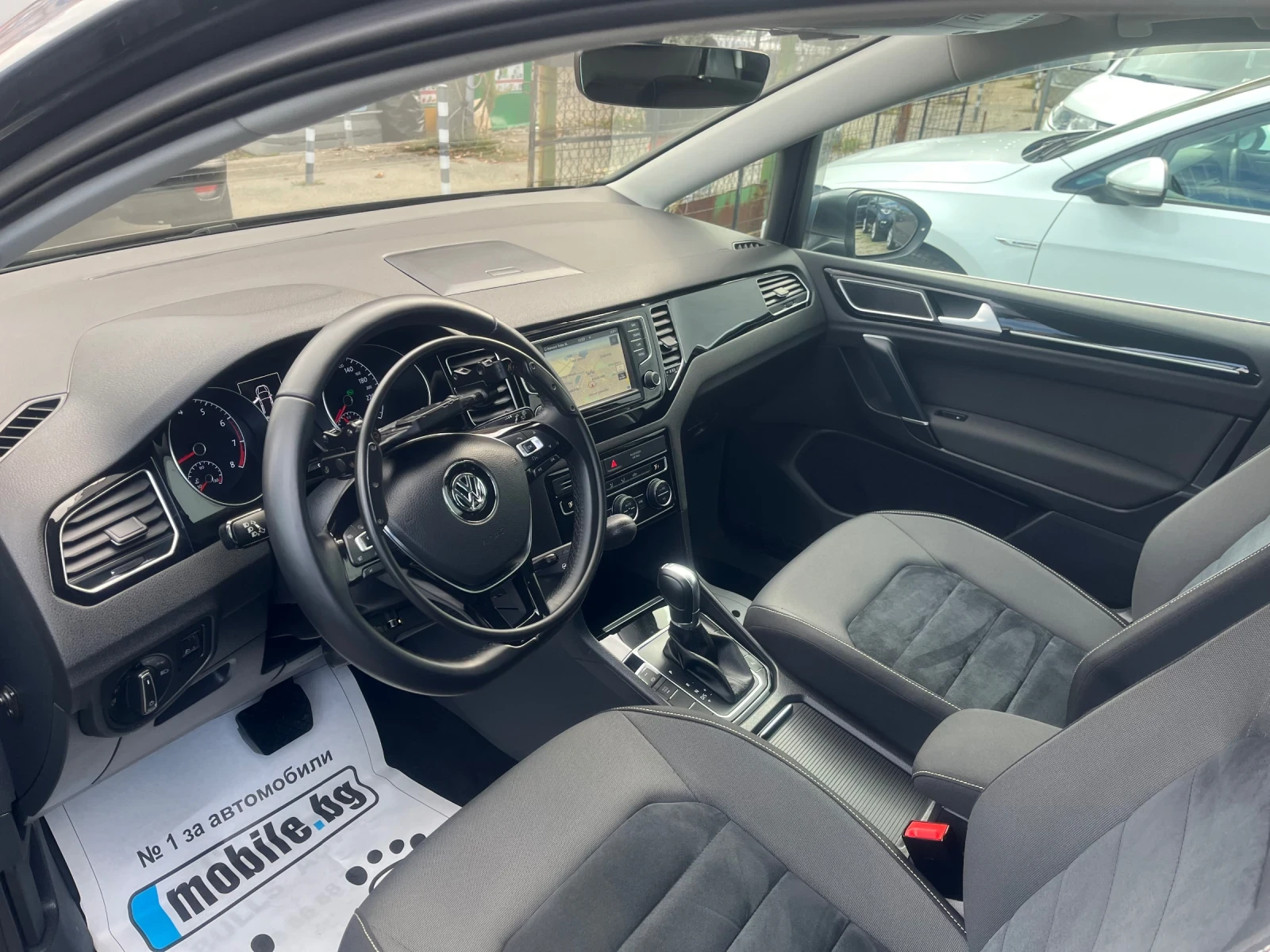 VW Sportsvan 14850kм Като Нова - изображение 8