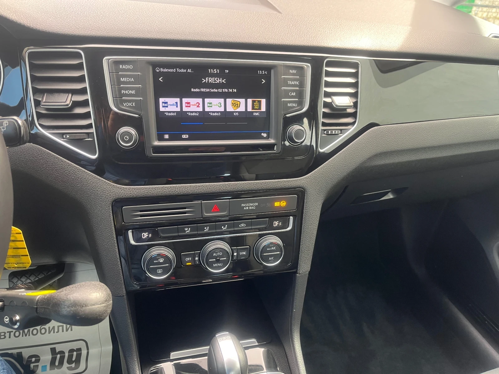 VW Sportsvan 14850kм Като Нова - изображение 5