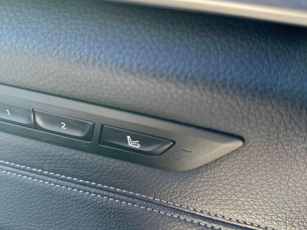 BMW 550 M550i xDrive| SWAROWSKI| B&W| HUD| DISTRONIC| 360 | Mobile.bg � ����������� 11