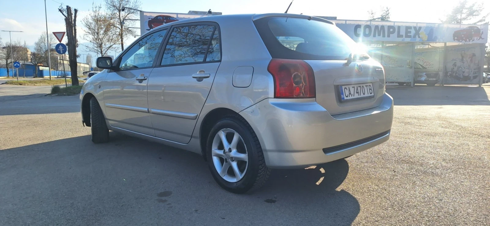 Toyota Corolla 1.4 VVTi, снимка 4 - Автомобили и джипове - 53850872