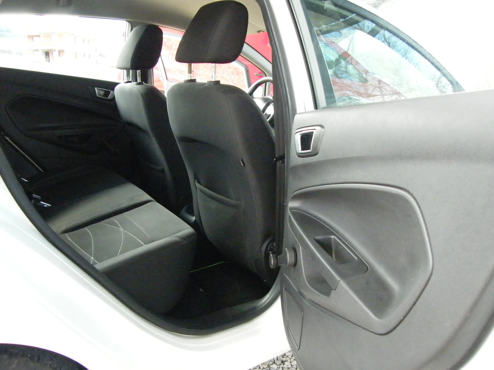 Ford Fiesta 1.5 TDCI , снимка 12 - Автомобили и джипове - 54030754