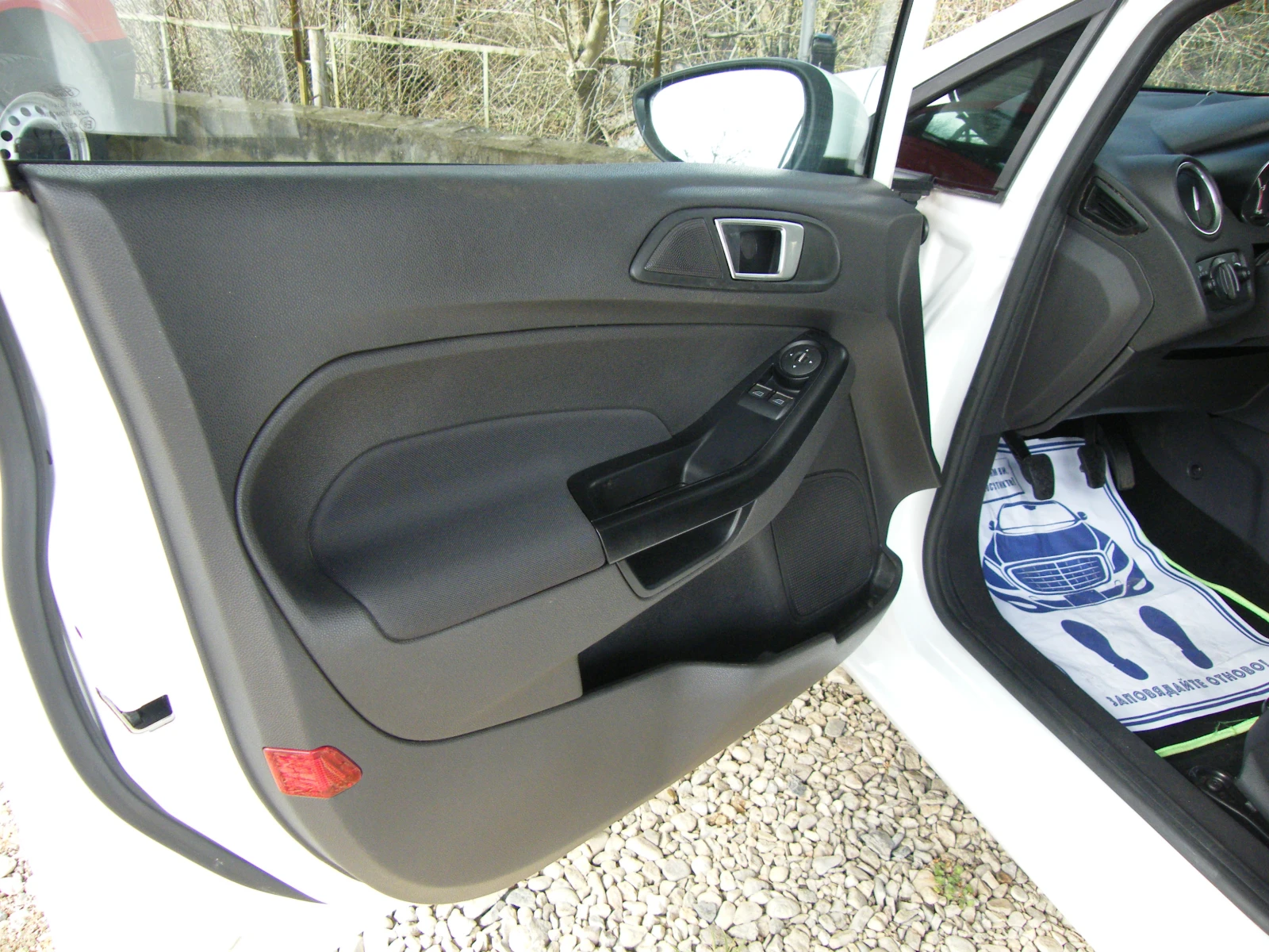 Ford Fiesta 1.5 TDCI , снимка 9 - Автомобили и джипове - 54030754