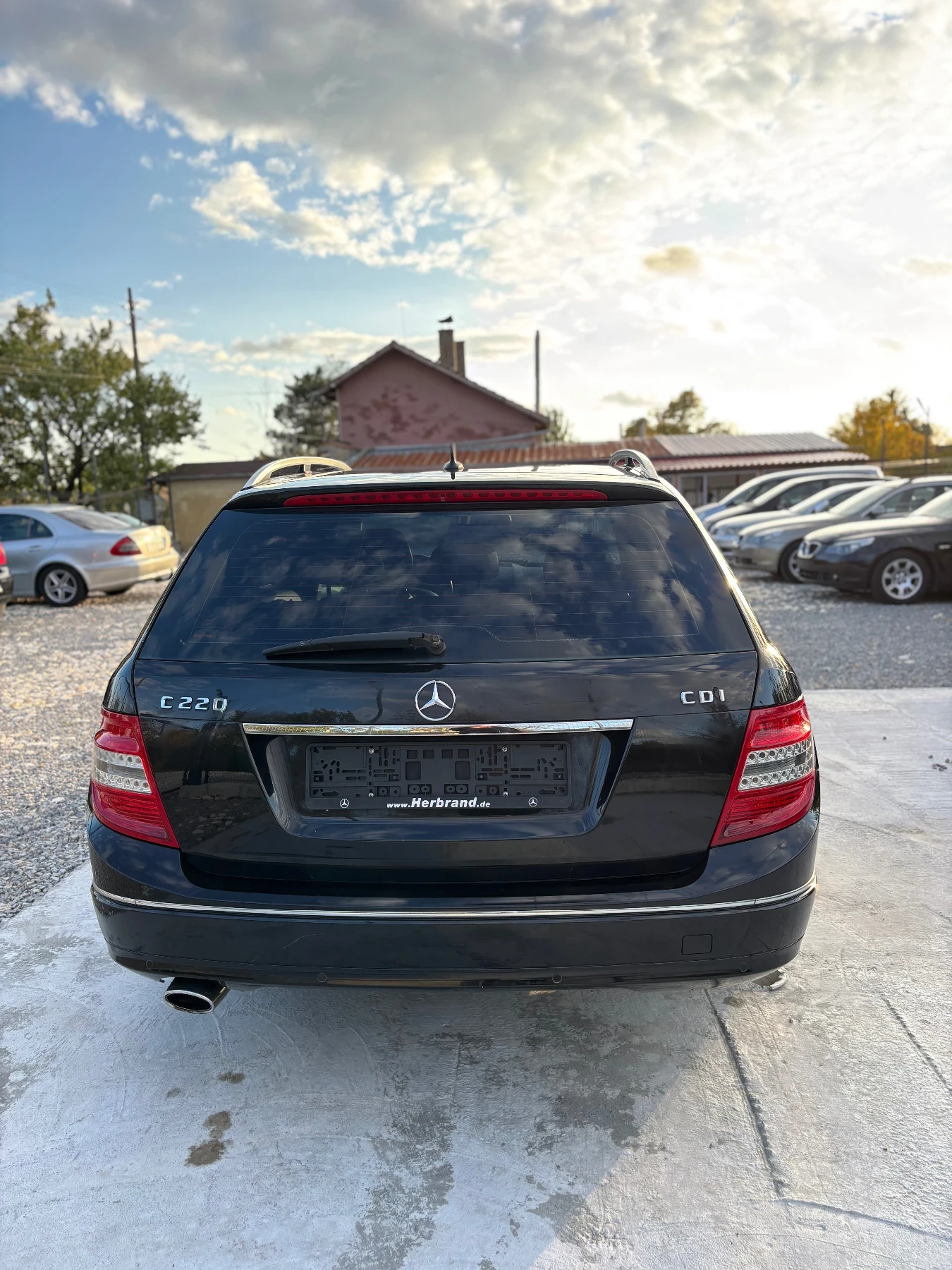 Mercedes-Benz C 220, снимка 6 - Автомобили и джипове - 54195859