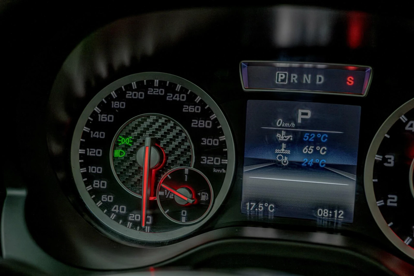 Mercedes-Benz A45 AMG 4Matic/F1/Harman Kardon/Камера/Карбон/Подгрев, снимка 11 - Автомобили и джипове - 54663496